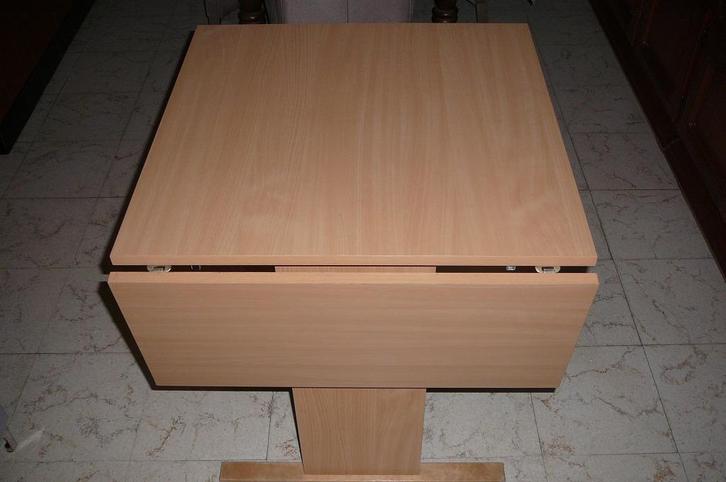 Klein bureautje / bijzettafeltje, Huis en Inrichting, Bureaus, Bureau, Ophalen