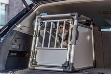 Koffer Bench/autobox/vervoersbox voor hond (S/M) beschikbaar voor biedingen