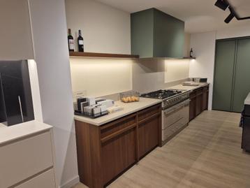 Showroomkeuken te koop! beschikbaar voor biedingen