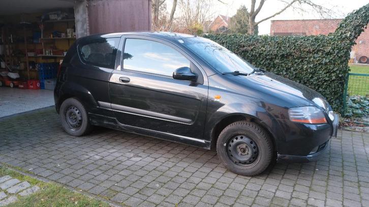 Chevrolet Kalos 1.2L zwart, Autos, Chevrolet, Particulier, Kalos, Airbags, Phares antibrouillard, Radio, Essence, Euro 3, Hatchback