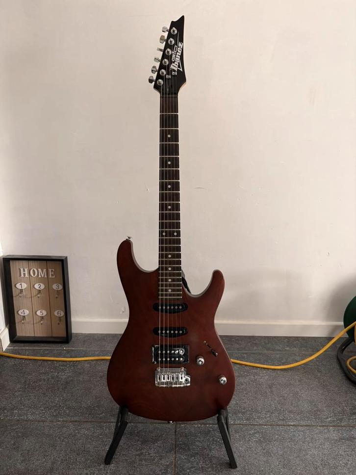 Ibanez gsa60 gio walnut flat, Musique & Instruments, Instruments à corde | Guitares | Électriques, Utilisé, Ibanez, Enlèvement