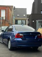BMW 318i, Autos, 5 places, Bleu, Carnet d'entretien, 95 kW