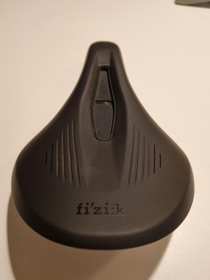 Fizik Vento Argo X3 zadel (140 mm), Fietsen en Brommers, Fietsonderdelen, Zo goed als nieuw, Zadel, Ophalen
