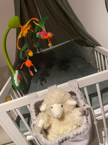 Bopita babybox met toebehoren in nieuwstaat beschikbaar voor biedingen
