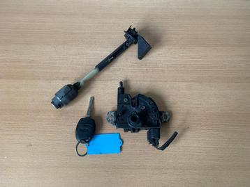 motorkap slot mechaniek + sleutel ford focus II 2004 tot 200 beschikbaar voor biedingen