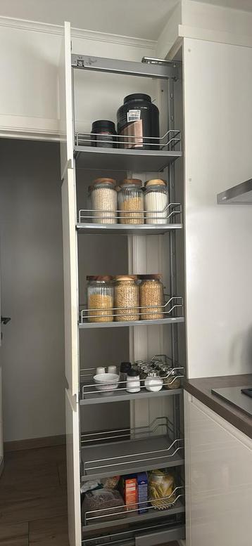 Keuken apothekerkast element beschikbaar voor biedingen