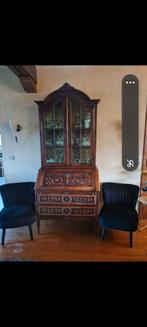 Beau cabinet de secrétaire, Enlèvement