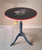 Decoratief handgeschilderd bijzettafeltje, Huis en Inrichting, Minder dan 55 cm, Gebruikt, Hout, Ophalen