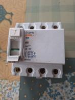 Différentiel 40A 0.030a 400V, Bricolage & Construction, Électricité & Câbles