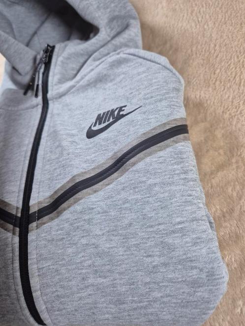 Sweat Nike Tech Fleece Taille S small – Gris Clair –, Kleding | Heren, Overige Herenkleding, Ophalen of Verzenden