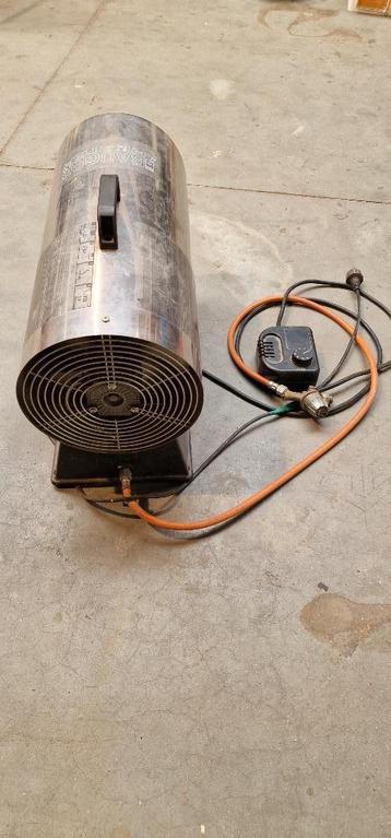 Warmeluchtkanon op gas beschikbaar voor biedingen