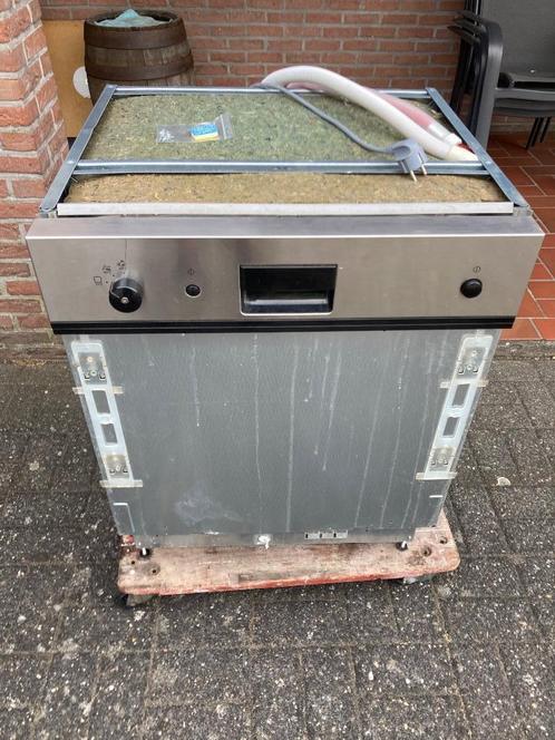 Vaatwasser IKEA half inbouw, eenvoudige bediening, Elektronische apparatuur, Vaatwasmachines, Gebruikt, Tussenbouw, 85 tot 90 cm