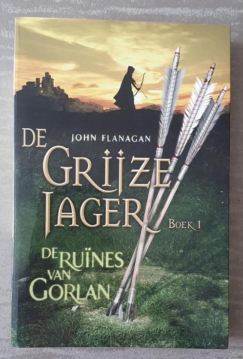 De ruïnes van Gorlan - De Grijze Jager 1, Boeken, Kinderboeken | Jeugd | 10 tot 12 jaar, Zo goed als nieuw, Fictie, Ophalen of Verzenden
