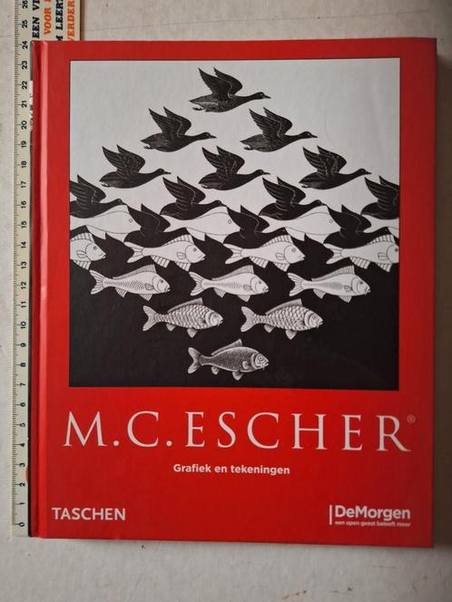 Kunstboek M. C. Escher Grafiek en tekeningen uit 2007, Boeken, Kunst en Cultuur | Beeldend, Gelezen, Ophalen of Verzenden