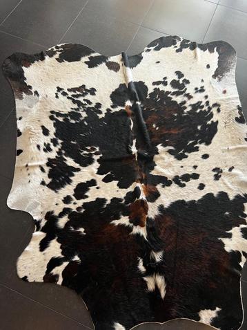 Koeienvel/koeienhuid tapijt/vloerkleed beschikbaar voor biedingen