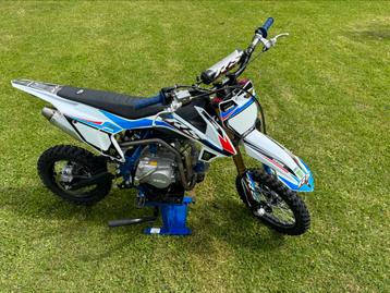 RS FACTORY 125cc beschikbaar voor biedingen