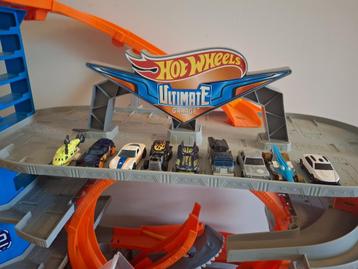 Hotwheels racebaan met haai beschikbaar voor biedingen
