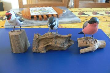 Lot de 3 oiseaux en bois flotté sculptés et peints à la main
