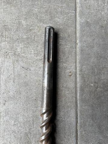 Steen boor beschikbaar voor biedingen