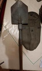 Pelle pliante américaine, Enlèvement