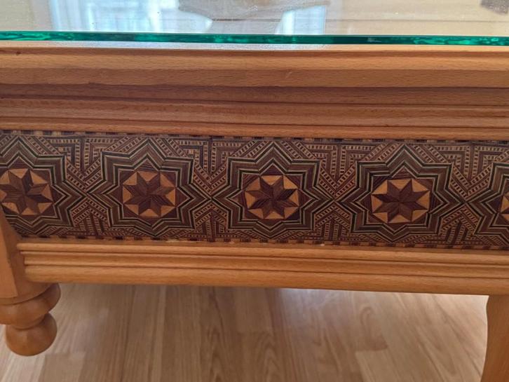 Magnifique salon marocain - Bois sculpté et table assortie., Huis en Inrichting, Zetels | Complete zithoeken, Zo goed als nieuw