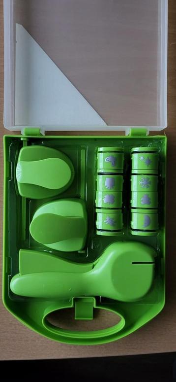 11- delige pons- en stempelset beschikbaar voor biedingen