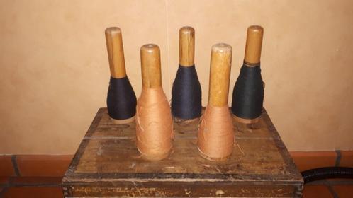 Spoelen klossen met garen in blank beukenhout, Antiek en Kunst, Curiosa en Brocante, Ophalen of Verzenden