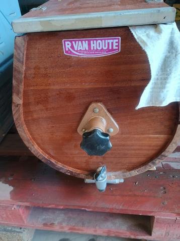 Botermachine in zeer goede staat, met motor. beschikbaar voor biedingen
