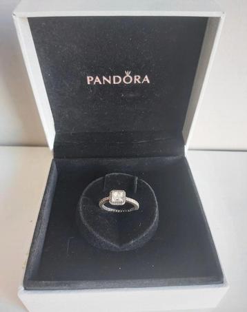 Pandora square sparkle halo ring (maat 52)