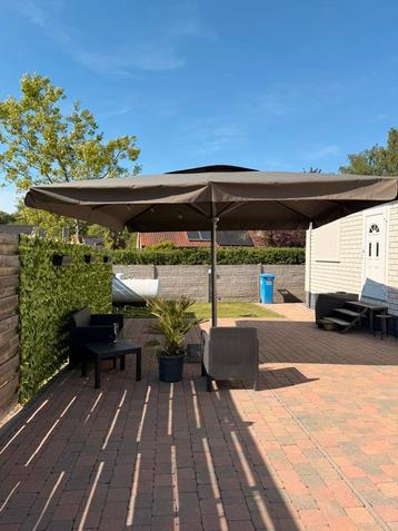 Nieuw parasol 4op4, Tuin en Terras, Ophalen, Zo goed als nieuw, 3 tot 4 meter, Overige typen