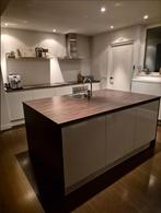 Moderne eilandkeuken met Zanussi-apparatuur, Ophalen, Wit, Overige typen, Zo goed als nieuw