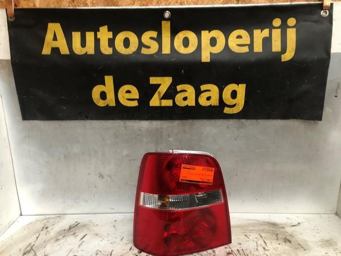 Feu arrière gauche d'un Volkswagen Touran, Autos : Pièces & Accessoires, Éclairage, Volkswagen, Utilisé, 3 mois de garantie, Enlèvement ou Envoi