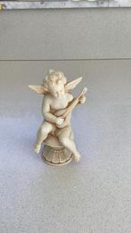 Stenen engel 18 cm hoog ivoorkleurig, Verzamelen, Beelden en Beeldjes, Ophalen of Verzenden, Zo goed als nieuw, Religie