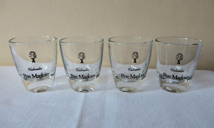 4 calvados glaasjes (lot), Verzamelen, Glas en Drinkglazen, Nieuw, Borrel- of Shotglas, Ophalen of Verzenden