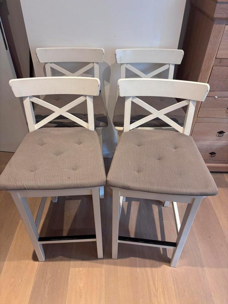 Barkruk ikea, Maison & Meubles, Tabourets de bar, Utilisé, 60 à 90 cm, Bois, 4 tabourets, Avec repose-pieds, Enlèvement