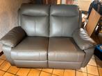 Deux canapés gris électriques 2 places en cuir, 75 à 100 cm, Moins de 150 cm, Comme neuf, Enlèvement