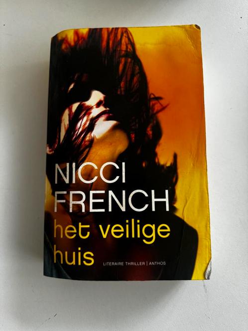 Nicci French - Het veilige huis, Boeken, Thrillers, Zo goed als nieuw, Ophalen
