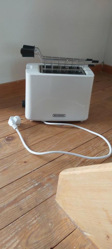 Broodrooster  merk bourgini goede staat, Elektronische apparatuur, Broodroosters, Zo goed als nieuw, Ophalen
