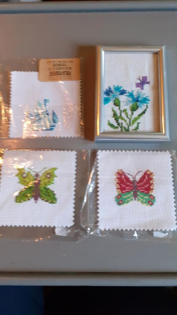 Lot de 4 petites broderies, Maison & Meubles, Accessoires pour la Maison | Décorations murale, Neuf, Enlèvement ou Envoi