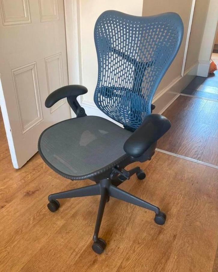 Fauteuil de bureau ergonomique Herman Miller mirra, Maison & Meubles, Chaises de bureau, Comme neuf, Chaise de bureau, Gris, Ergonomique