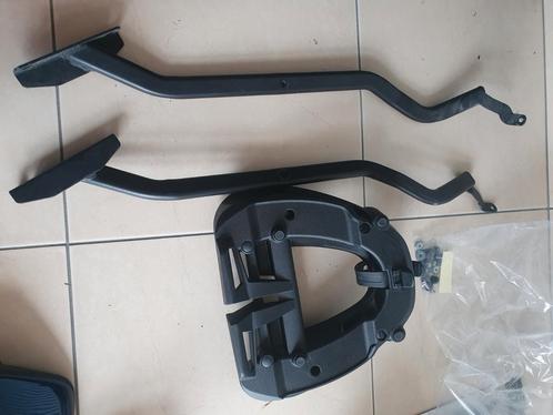 Dragers kawasaki z750 2012 + Givi SR3104MM topkofferplaat, Motoren, Accessoires | Koffers en Tassen, Zo goed als nieuw, Ophalen