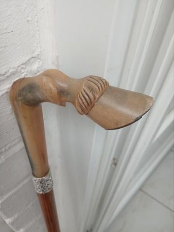 Wandelstok met hoornpommel. (Paardenhoef) beschikbaar voor biedingen