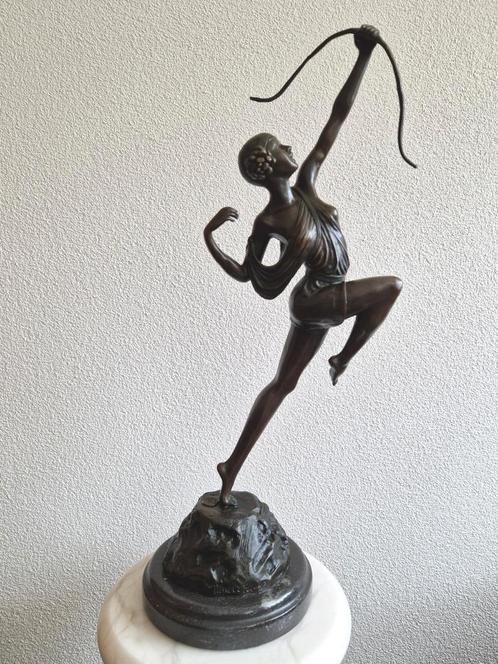 Bronzen Art Deco sculptuur Diana, Pierre Le Faguays., Antiek en Kunst, Kunst | Beelden en Houtsnijwerken, Ophalen of Verzenden