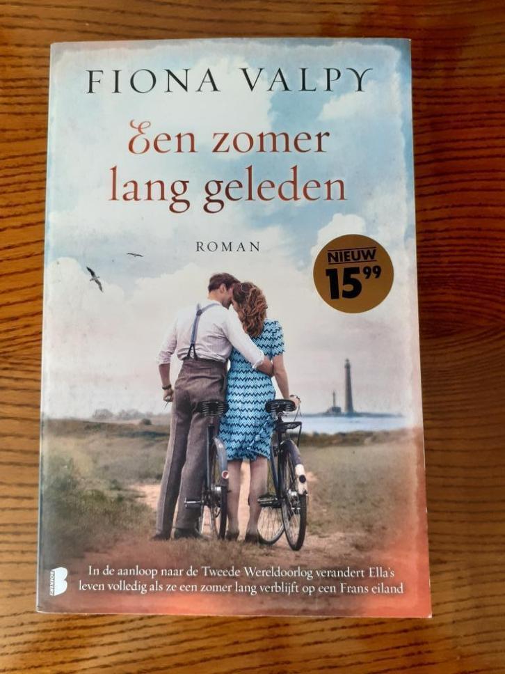 Boek ‘Een zomer lang geleden ’ van Fiona Valpy, Boeken, Romans, Zo goed als nieuw, Europa overig, Ophalen of Verzenden
