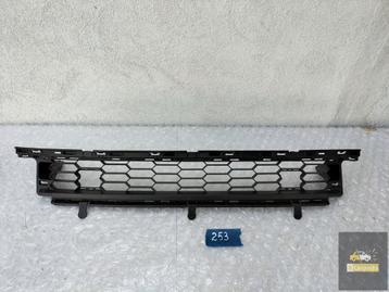 SKODA KAROQ MIDDENGRILLE beschikbaar voor biedingen