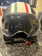 2 Vespa of scooterhelmen in Italiianse kleuren, Motos, Motos | Piaggio, Particulier