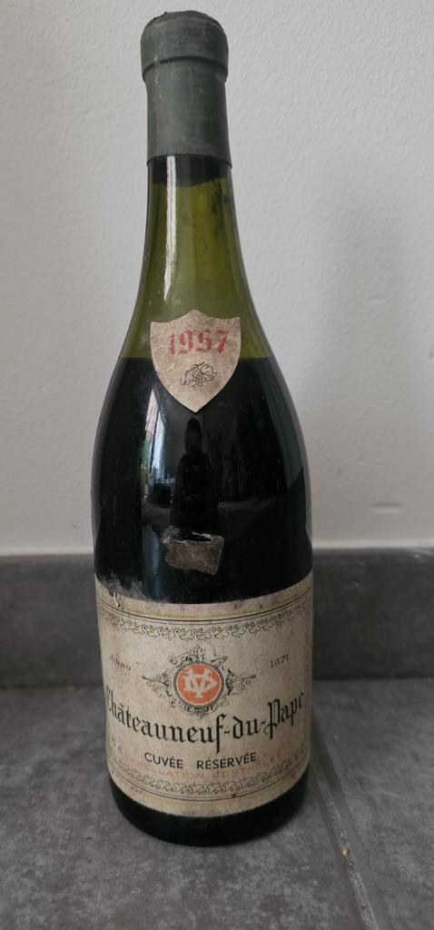 Collectief fles Châteauneuf-du-Pape Cuvée Réservé 1957, Verzamelen, Wijnen, Frankrijk, Ophalen of Verzenden
