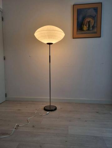 Vintage ufo vloerlamp beschikbaar voor biedingen