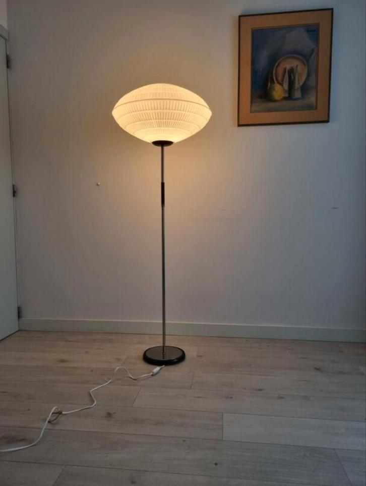 Vintage ufo vloerlamp, Huis en Inrichting, Lampen | Vloerlampen, Gebruikt, 150 tot 200 cm, Kunststof, Metaal, Ophalen