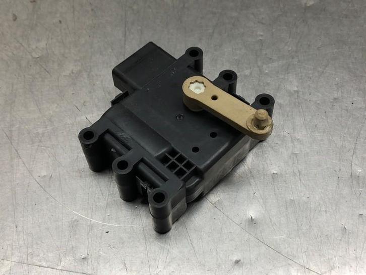 KACHELSTELMOTOR Mazda 3 Sport (BL14 / BLA4 / BLB4), Auto-onderdelen, Airco en Verwarming, Mazda, Gebruikt